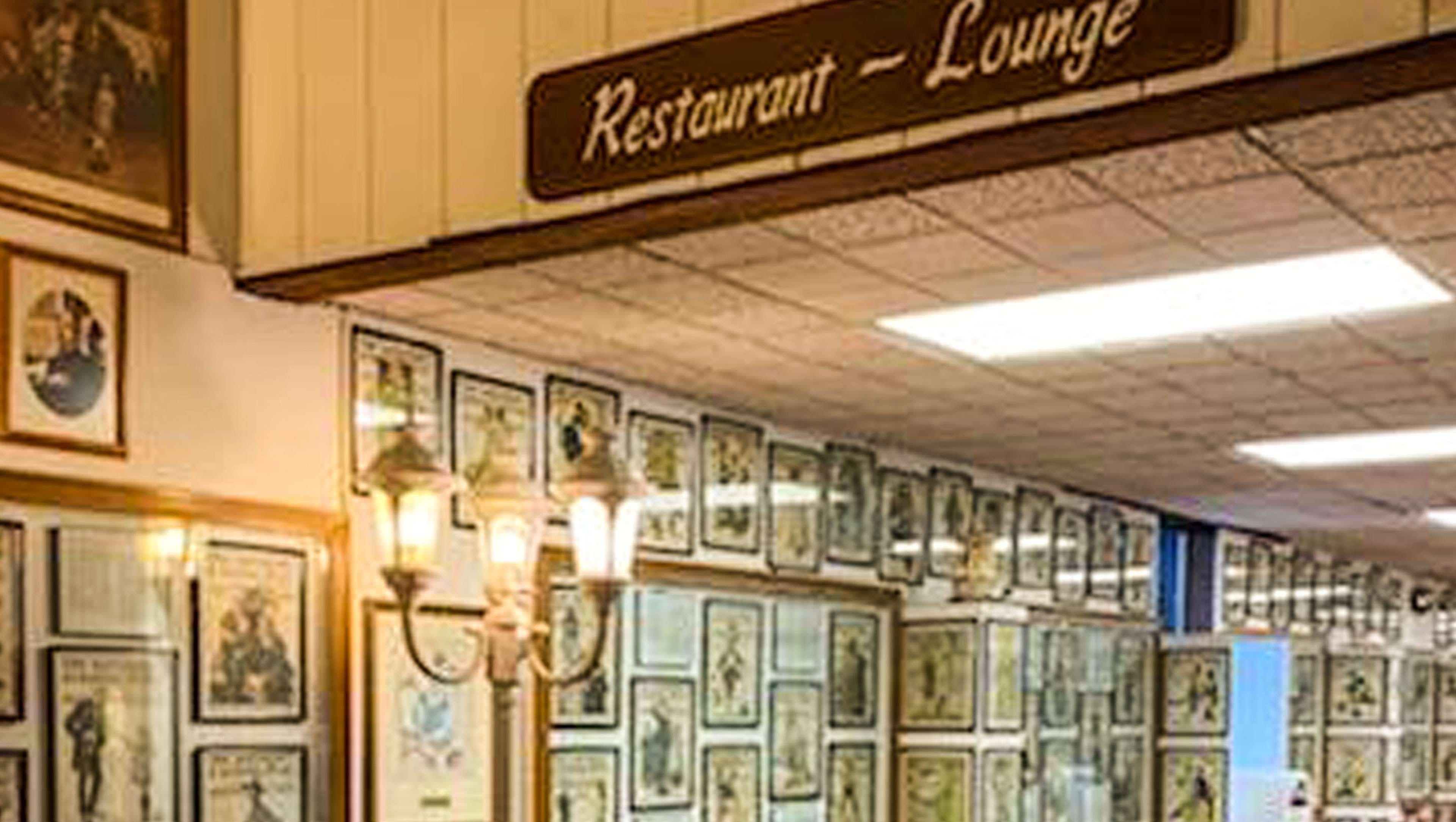 Voyageur Inn And Conference Center Reedsburg Exterior photo